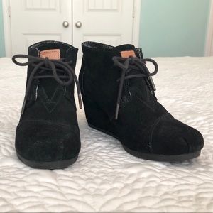 Toms Women’s Suede Kala Booties